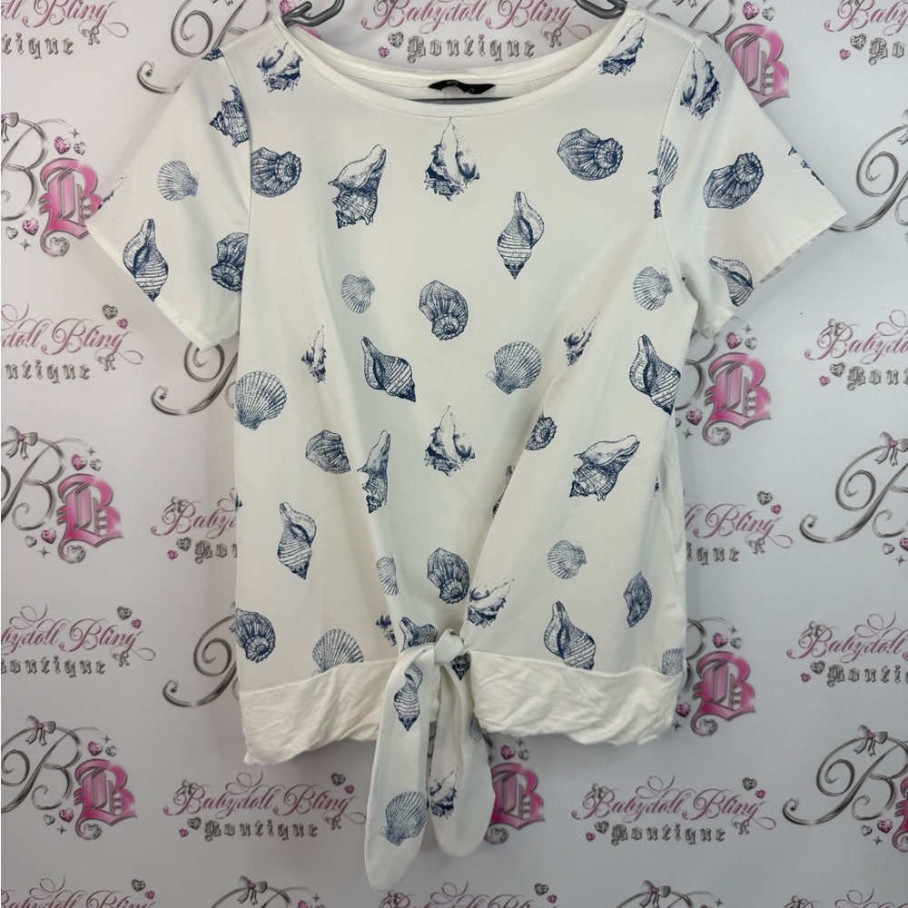 RW&CO. T-shirt shells Seashell Print Tie-Front Top - White and Blue ocean